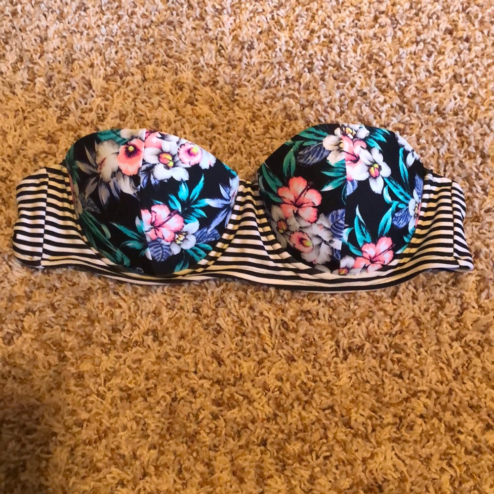 Strapless bathing suit top